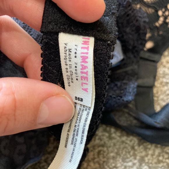 Bras - Picture 6 of 8